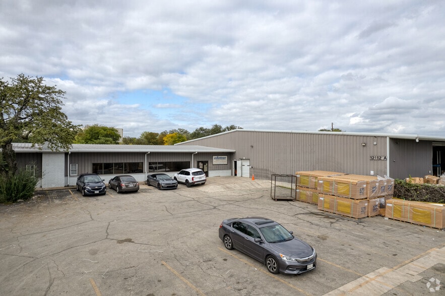 12112 Boardwalk Dr, Austin, TX for lease - Primary Photo - Image 1 of 11