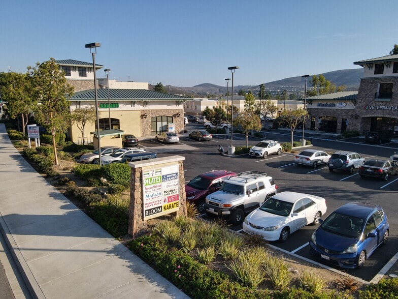 1691-1693 Melrose Dr, San Marcos, CA for lease - Building Photo - Image 3 of 3