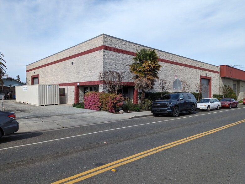 2985 Fair Oaks Ave, Redwood City, CA for sale - Building Photo - Image 2 of 12