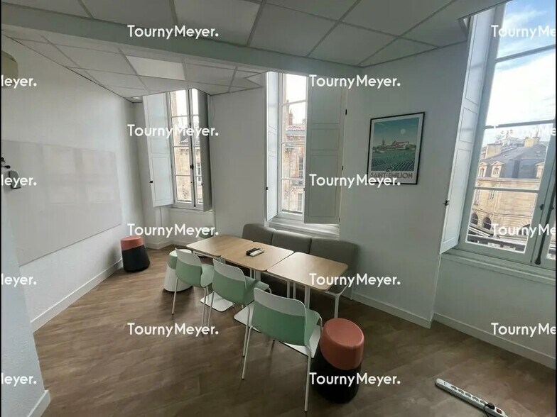Office in Bordeaux for lease - Interior Photo - Image 2 of 5