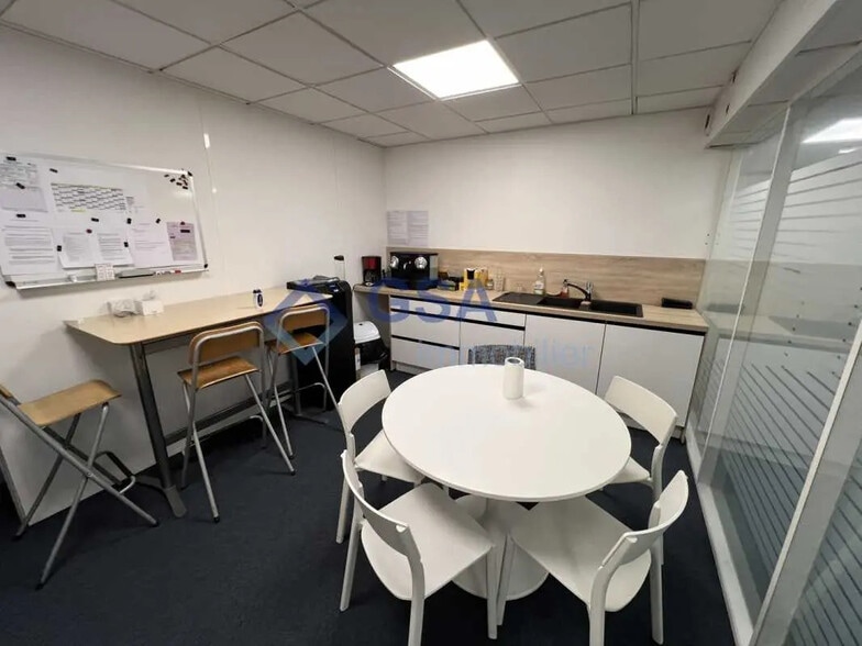 Office in Évry-Courcouronnes for sale - Interior Photo - Image 3 of 4