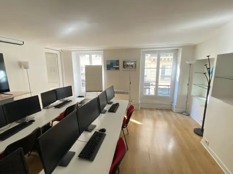 Office in Paris for lease - Interior Photo - Image 1 of 3