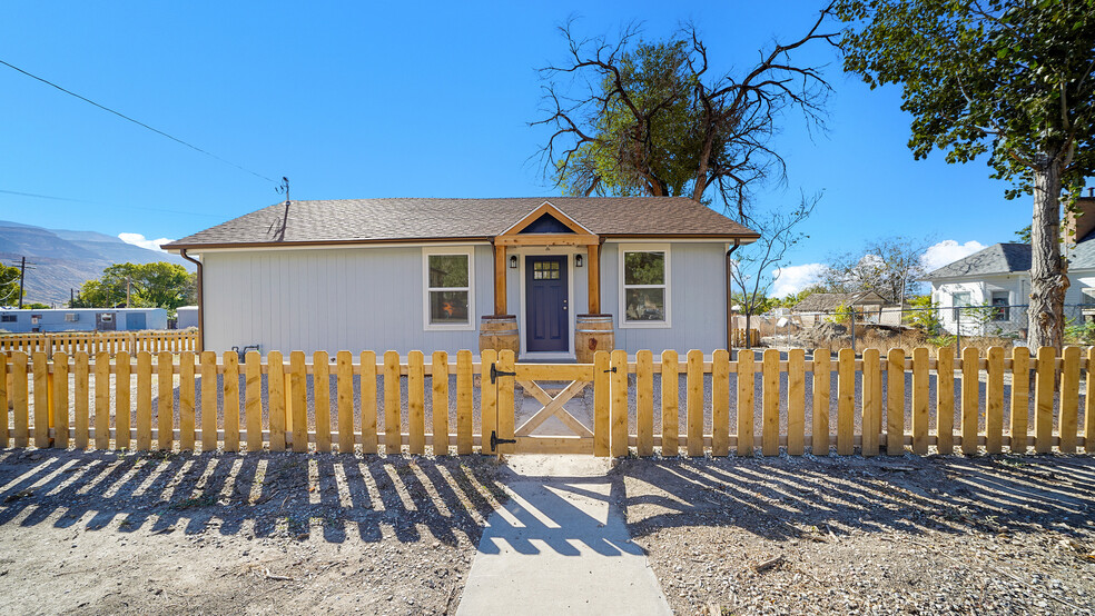 133 E 1st St, Palisade, CO for sale - Primary Photo - Image 1 of 9