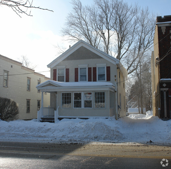 135 Mohawk Ave, Schenectady, NY for sale - Primary Photo - Image 1 of 2