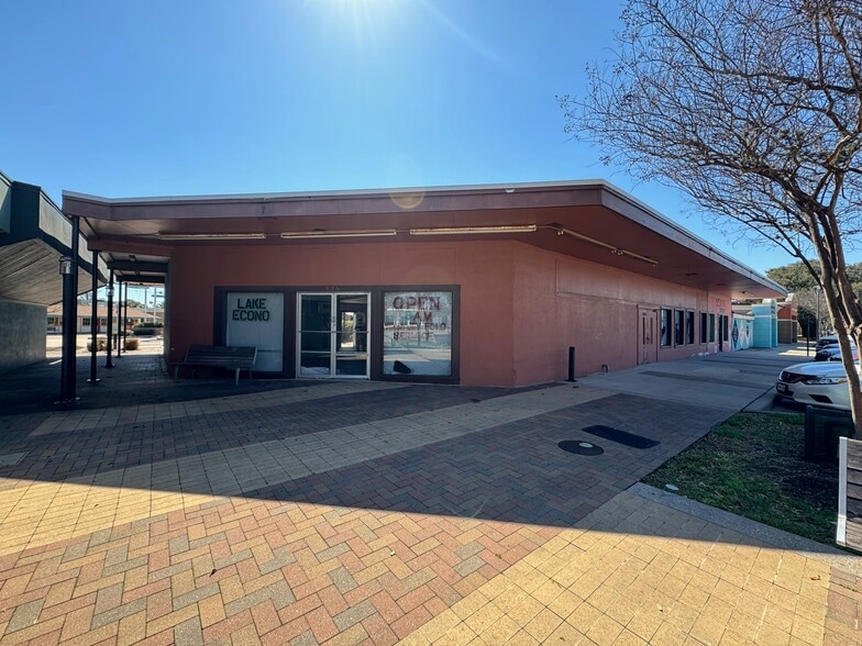 101A-101B This Way, Lake Jackson, TX for sale - Primary Photo - Image 1 of 1