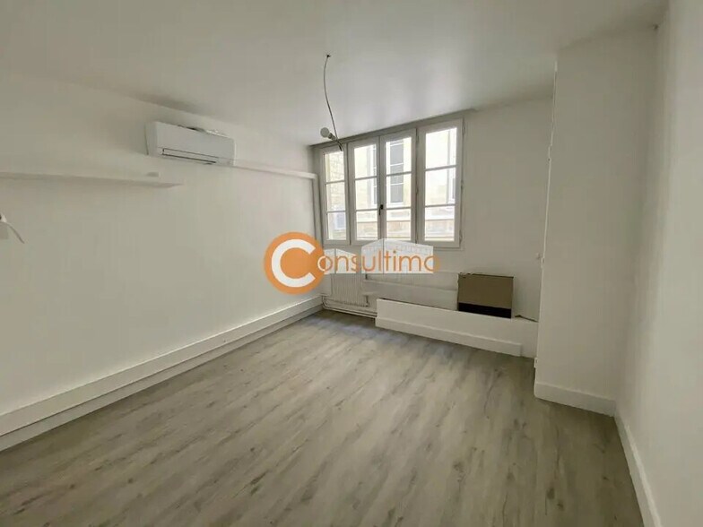 Office in Bordeaux for lease - Interior Photo - Image 3 of 6