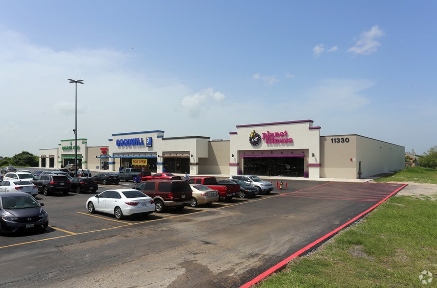 11330 Leopard St, Corpus Christi, TX for lease - Primary Photo - Image 1 of 6