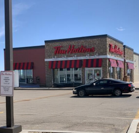 4533 Parliament Av, Regina, SK for sale Primary Photo- Image 1 of 2