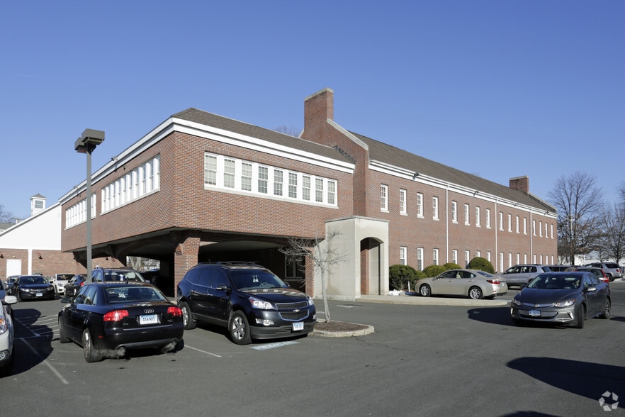 52 Beach Rd, Fairfield, CT for sale - Building Photo - Image 2 of 11