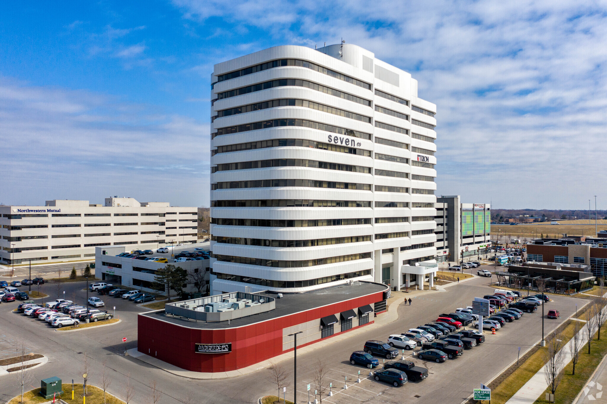 888 W Big Beaver Rd, Troy, MI for lease Building Photo- Image 1 of 7