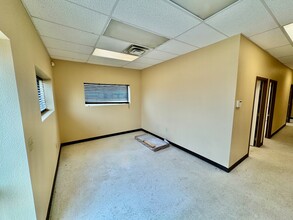 43 Pullin Dr, Pleasanton, TX for lease Building Photo- Image 2 of 15