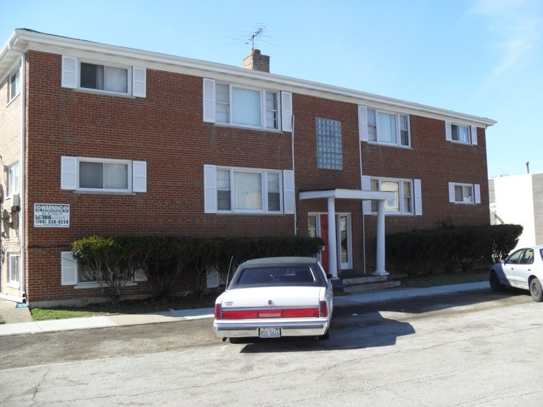 2600 Saint Charles Rd, Bellwood, IL 60104