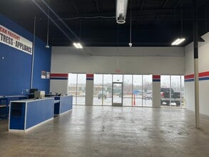 3315 Sherwood Way, San Angelo, TX for lease Interior Photo- Image 2 of 3