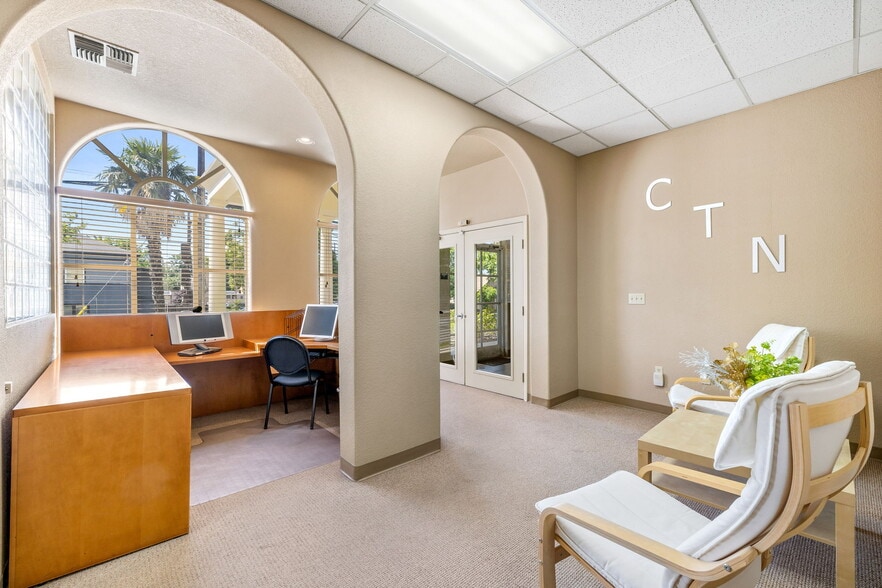 2001 P St, Sacramento, CA for sale - Interior Photo - Image 3 of 23