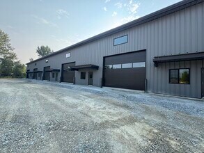 647 7th Ave, Ponderay, ID for lease Interior Photo- Image 2 of 4