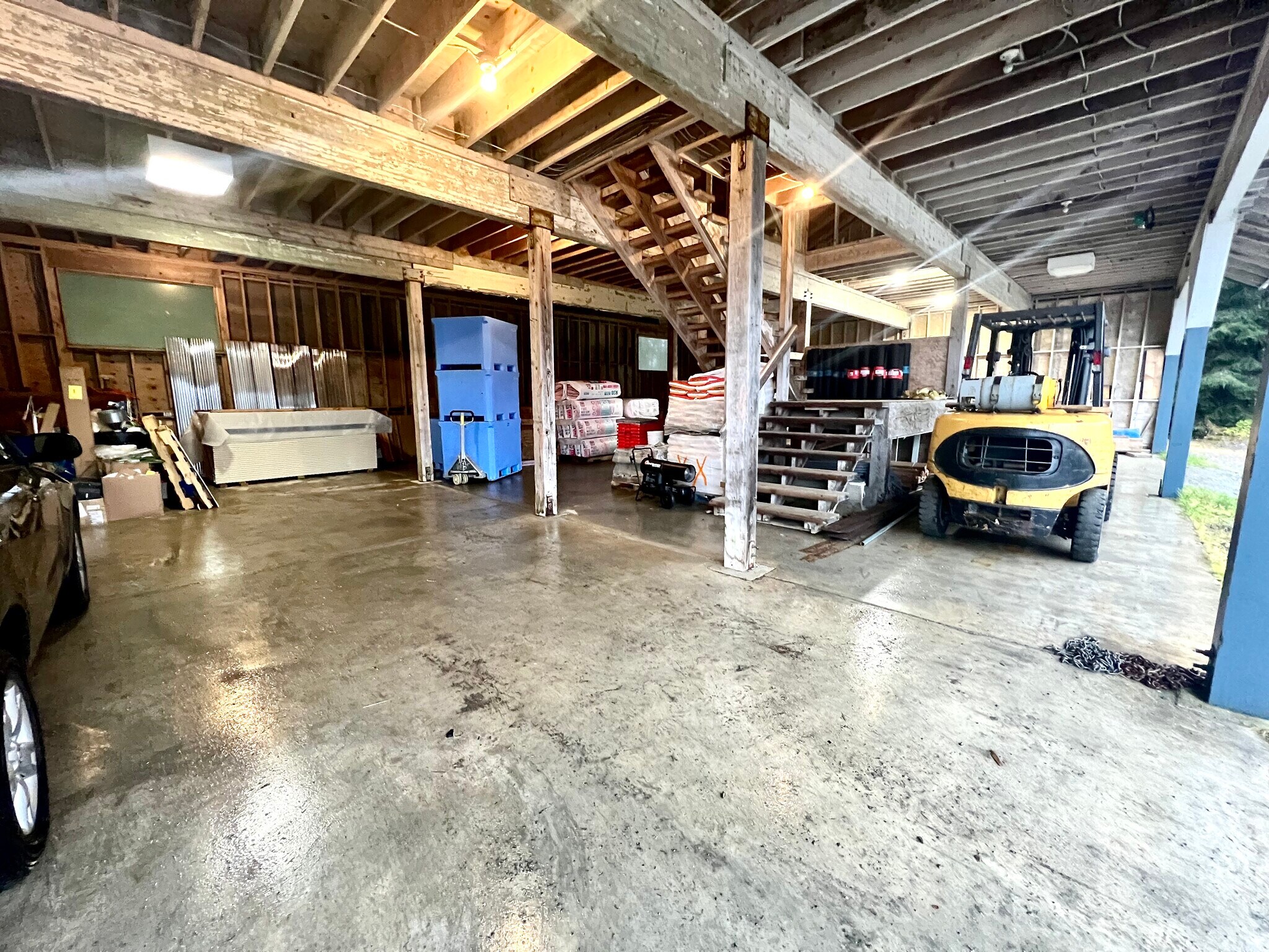 131 Mallott Ave, Yakutat, AK 99689 Yakutat Hardware for Sale