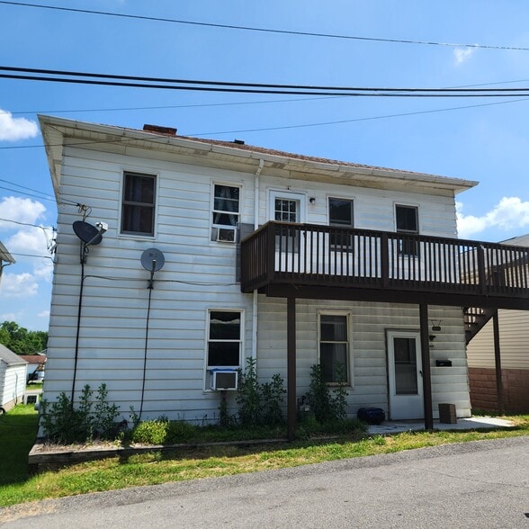809 Station St, Sturgeon, PA for sale - Primary Photo - Image 1 of 1
