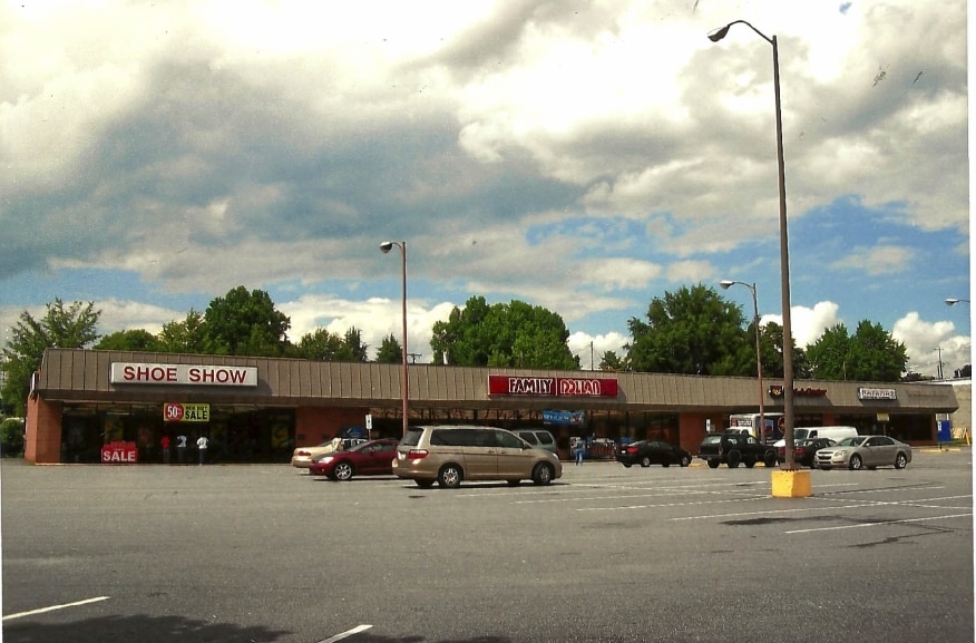 1234-1246 Us Highway 70 SW, Hickory, NC for lease - Building Photo - Image 2 of 9