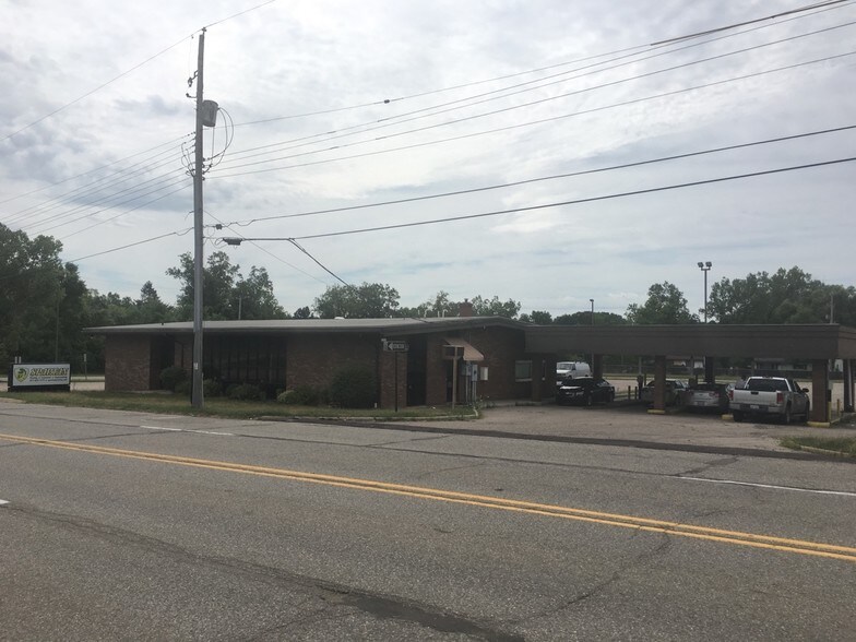 1314 E Coldwater Rd, Flint, MI for sale - Building Photo - Image 1 of 1