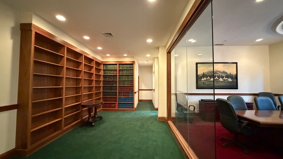 400 Commonwealth Ave, Boston, MA for lease - Building Photo - Image 3 of 14