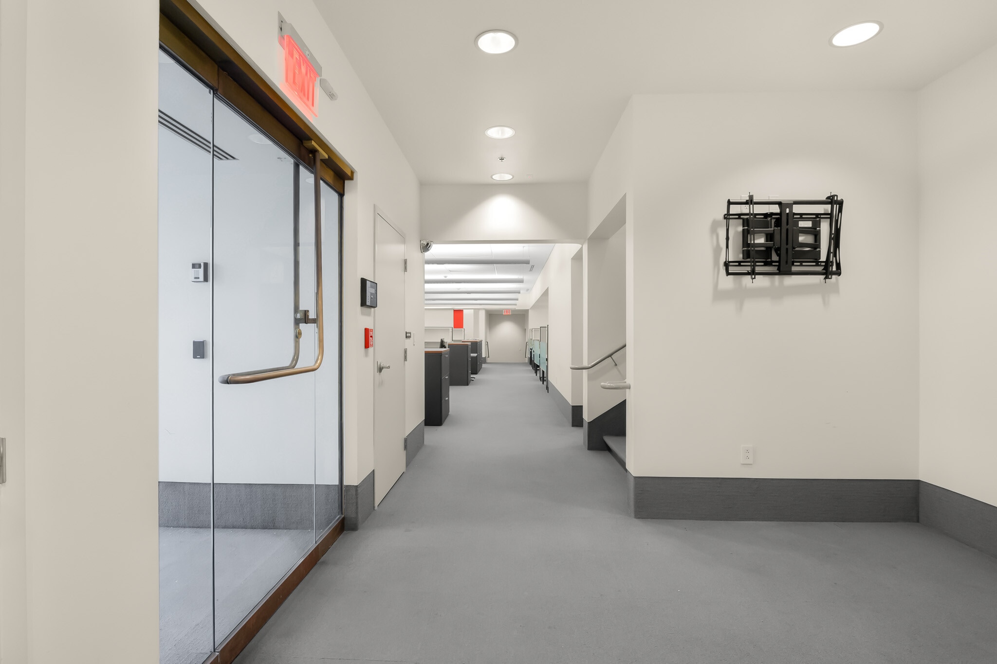 301 Washington St, Columbus, IN for lease Building Photo- Image 1 of 21