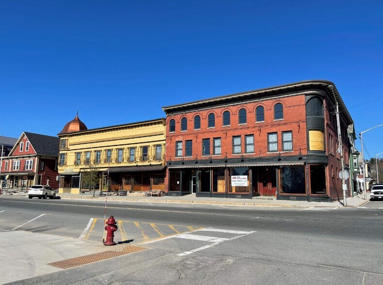 55 Main St, Lancaster, NH 03584