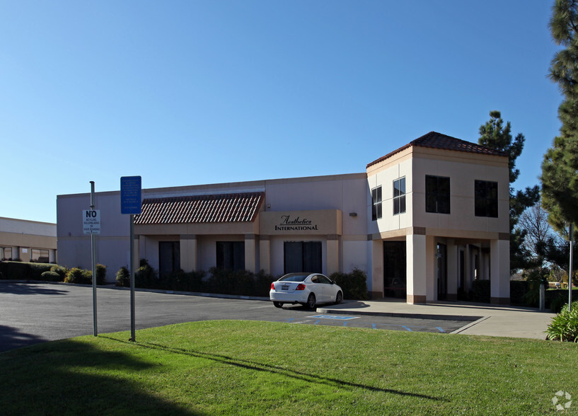 5506 Adolfo Rd, Camarillo, CA for lease - Primary Photo - Image 1 of 4