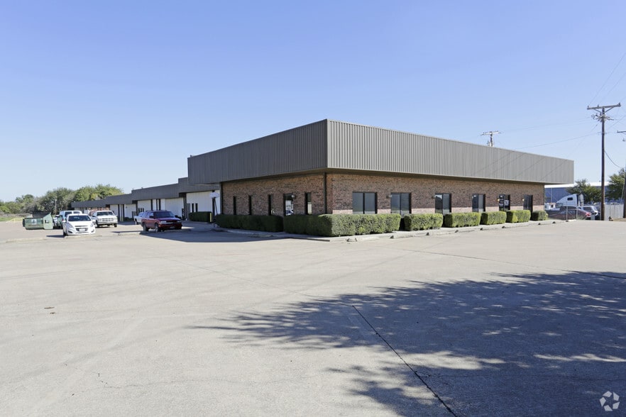 100-110 Industrial Dr, Waxahachie, TX for sale - Primary Photo - Image 1 of 1