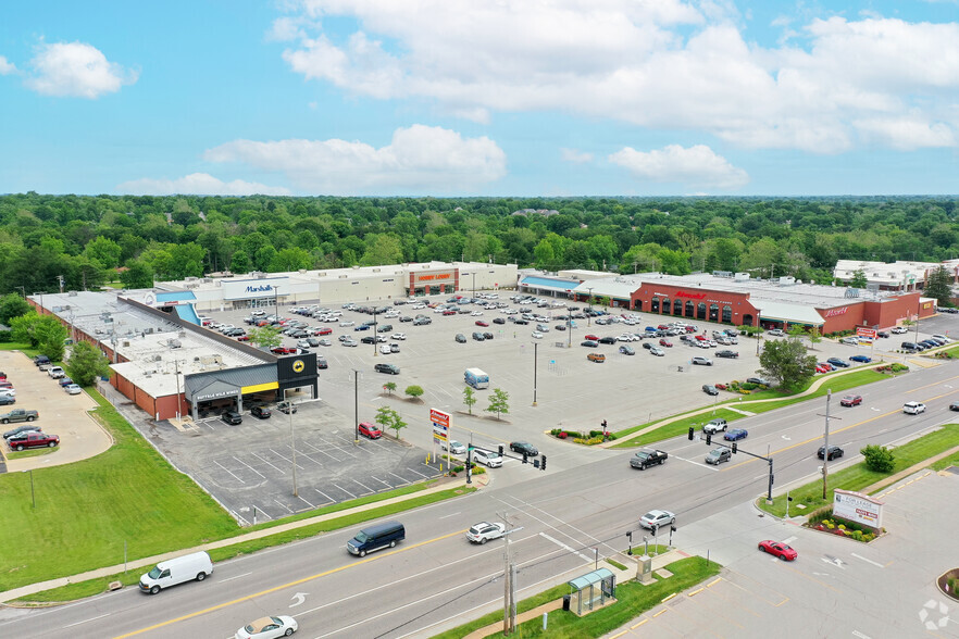 15425 Manchester Rd, Ballwin, MO for lease - Primary Photo - Image 1 of 5