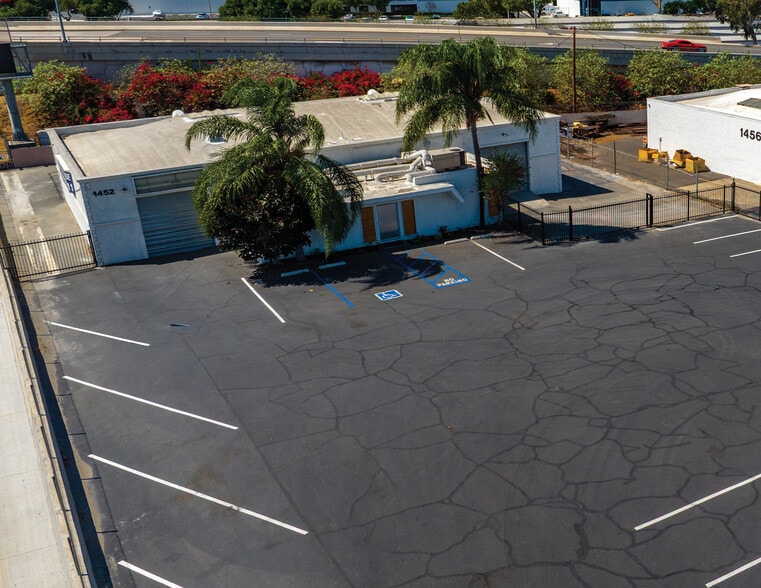1452 Pomona Rd, Corona, CA for lease - Building Photo - Image 1 of 1