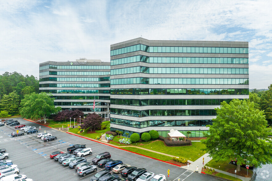 1500-1600 Riveredge Pky NW, Atlanta, GA for lease - Primary Photo - Image 1 of 21