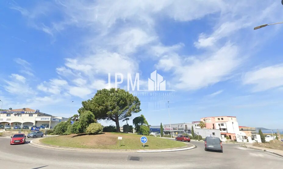 Retail in Châteauneuf-les-Martigues for lease Building Photo- Image 1 of 6