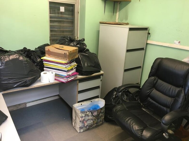 18 Hotchkiss Way, Coventry for lease - Interior Photo - Image 2 of 4