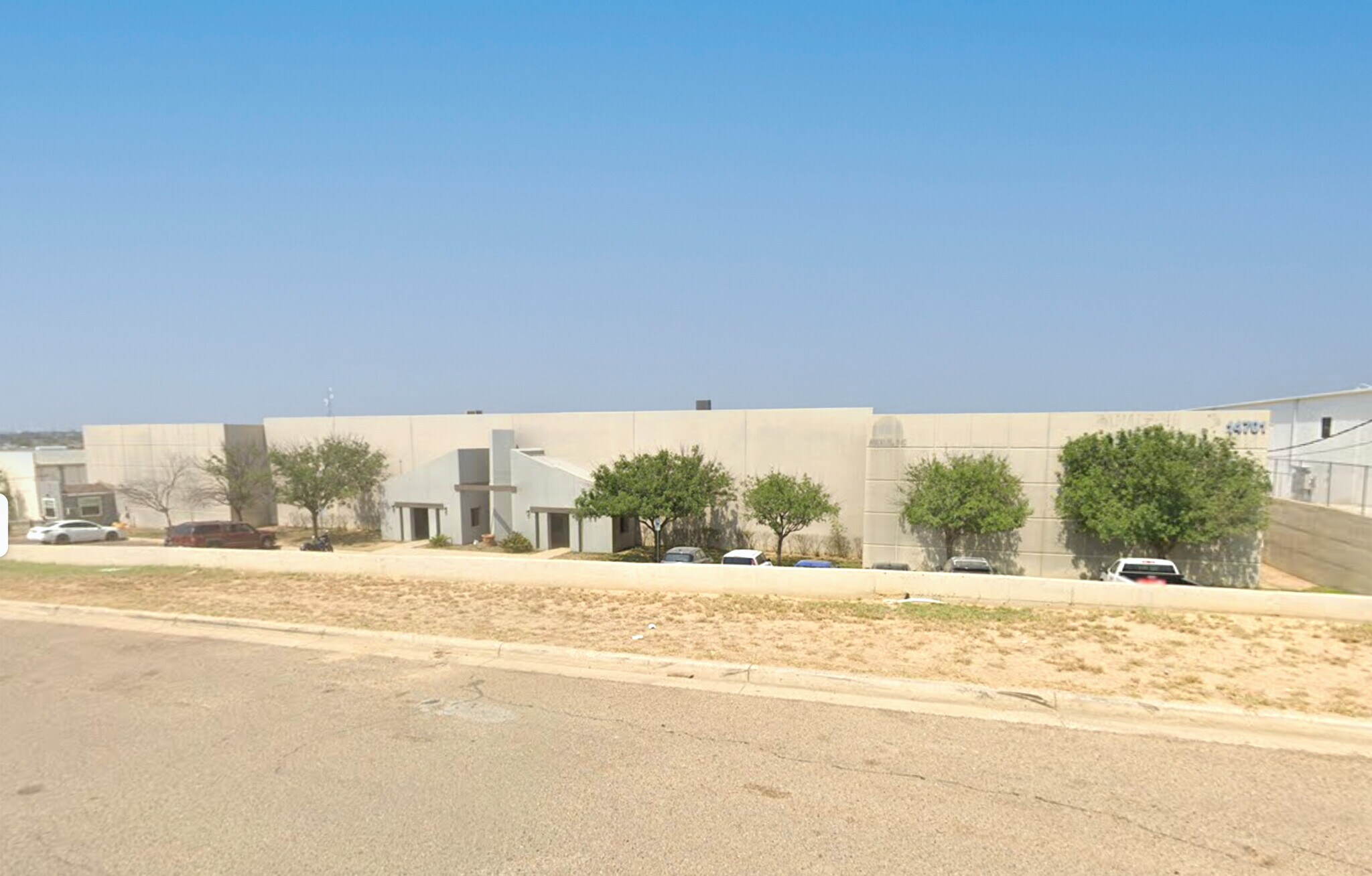 14701 Atlanta Dr, Laredo, TX for lease Building Photo- Image 1 of 3