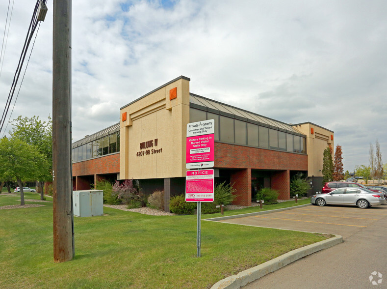 4207 98th St, Edmonton, AB for sale - Primary Photo - Image 1 of 1