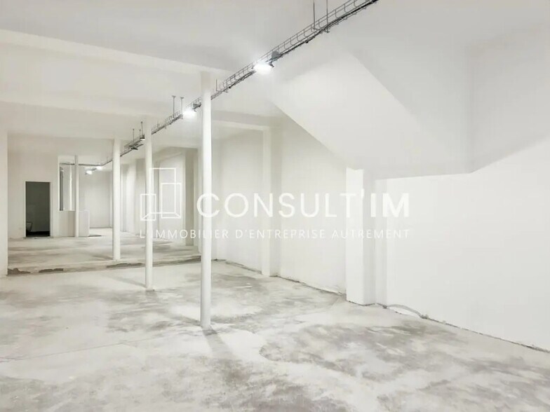Retail in Paris for lease - Building Photo - Image 3 of 6