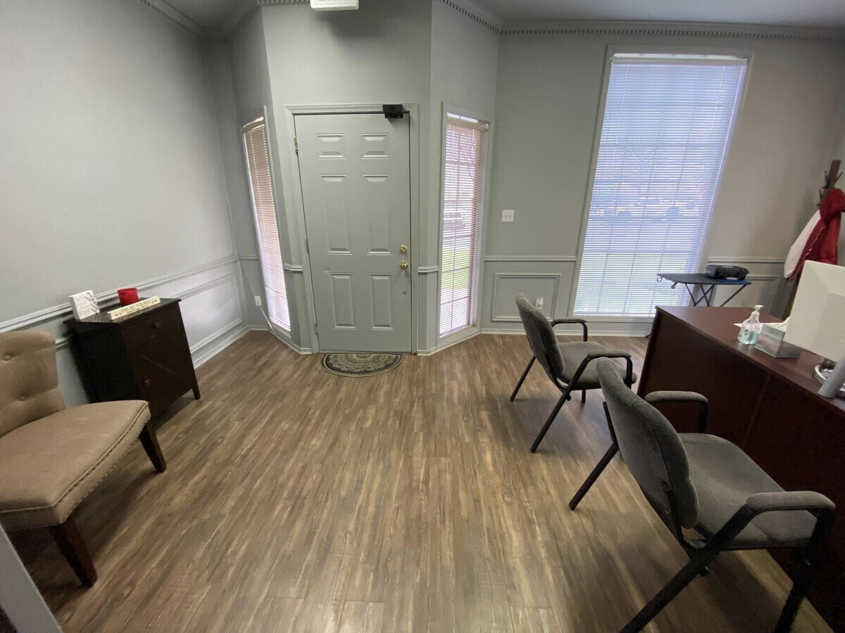 2700 S Western St, Amarillo, TX 79109 - Unit 1100-1200 -  - Lobby - Image 1 of 7