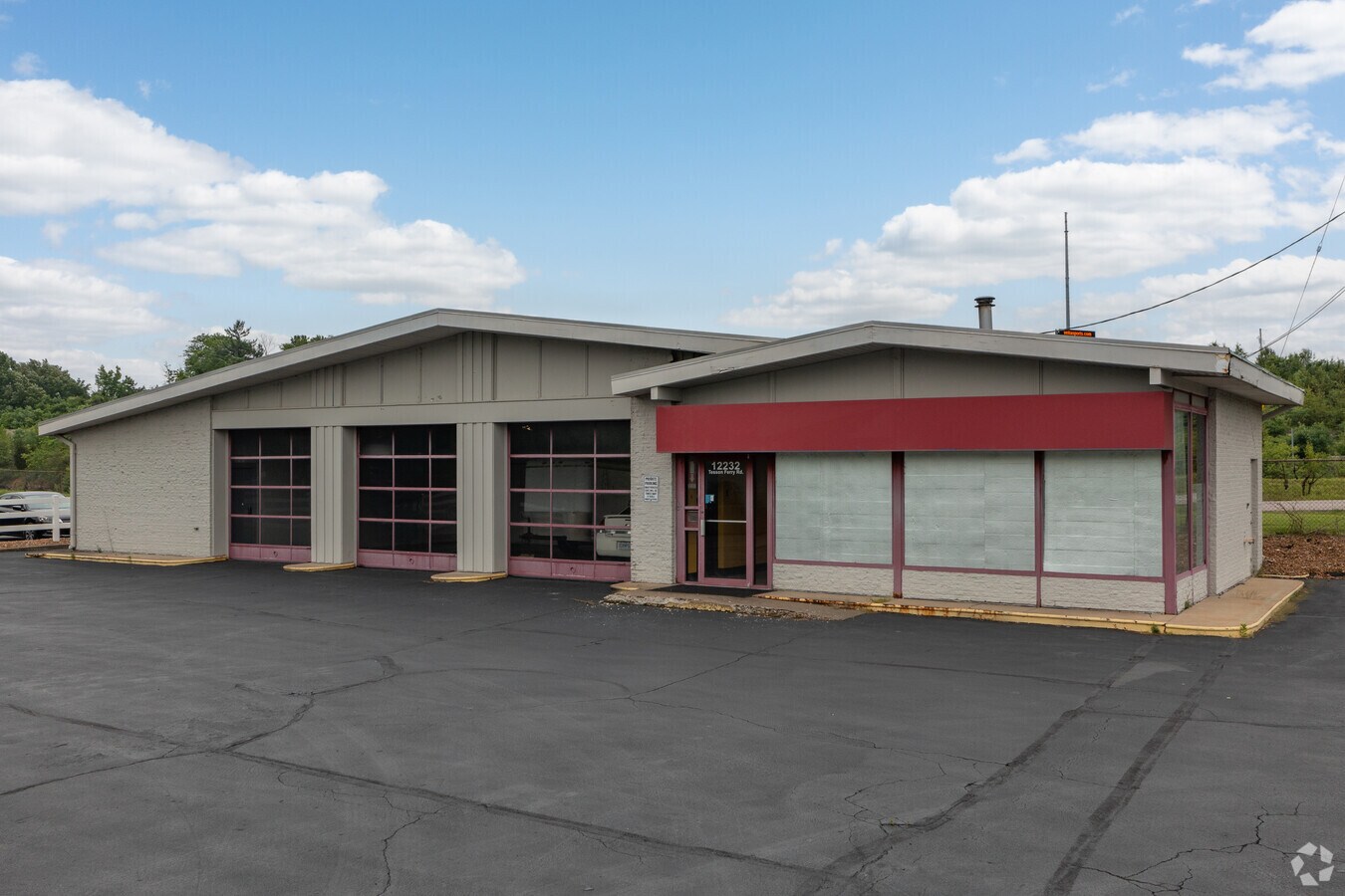 12232 Tesson Ferry Rd, Saint Louis, MO 63128