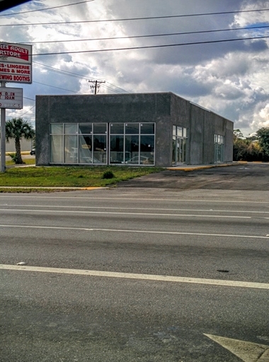 5402 E Hillsborough Ave, Tampa, FL for sale - Primary Photo - Image 1 of 1