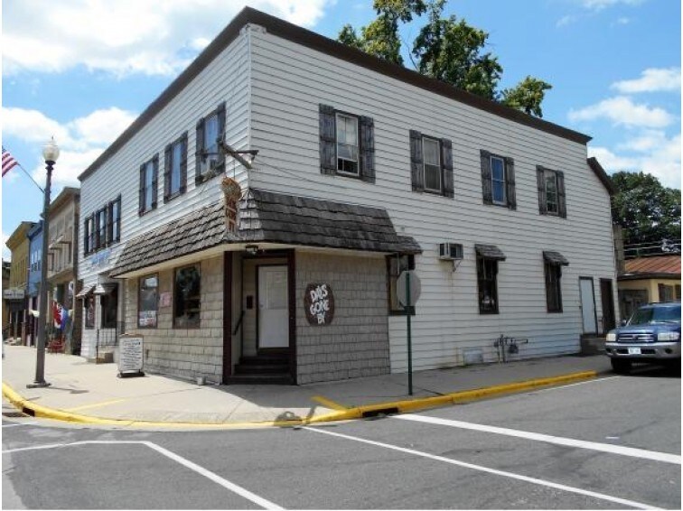 101 S Lake St, Hustisford, WI 53034