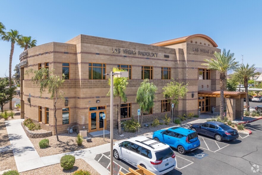 7500 Smoke Ranch Rd, Las Vegas, NV for lease - Building Photo - Image 1 of 4