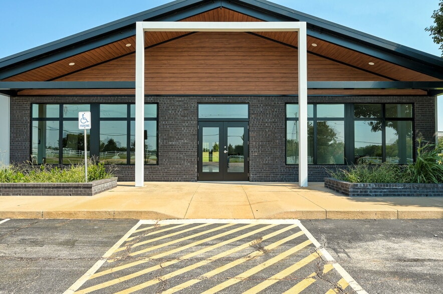 501 E Britton Rd, Oklahoma City, OK for lease - Building Photo - Image 1 of 39