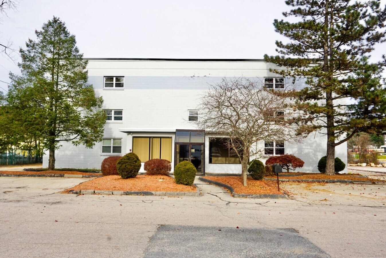 25 Commercial Dr, Wrentham, MA 02093 New Veneration