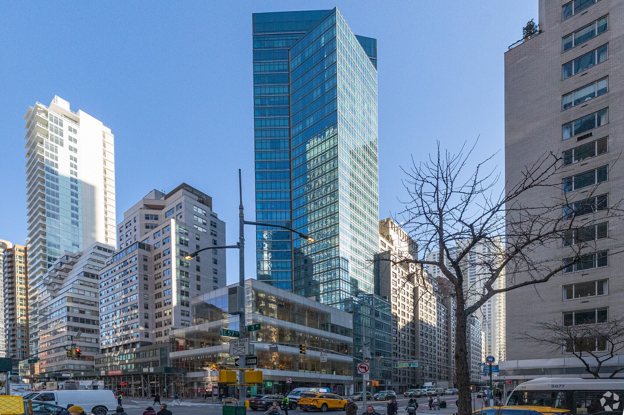 207 E 57th St, New York, NY for sale Primary Photo- Image 1 of 1