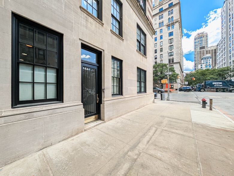 620 Park Ave, New York, NY for sale - Building Photo - Image 1 of 10