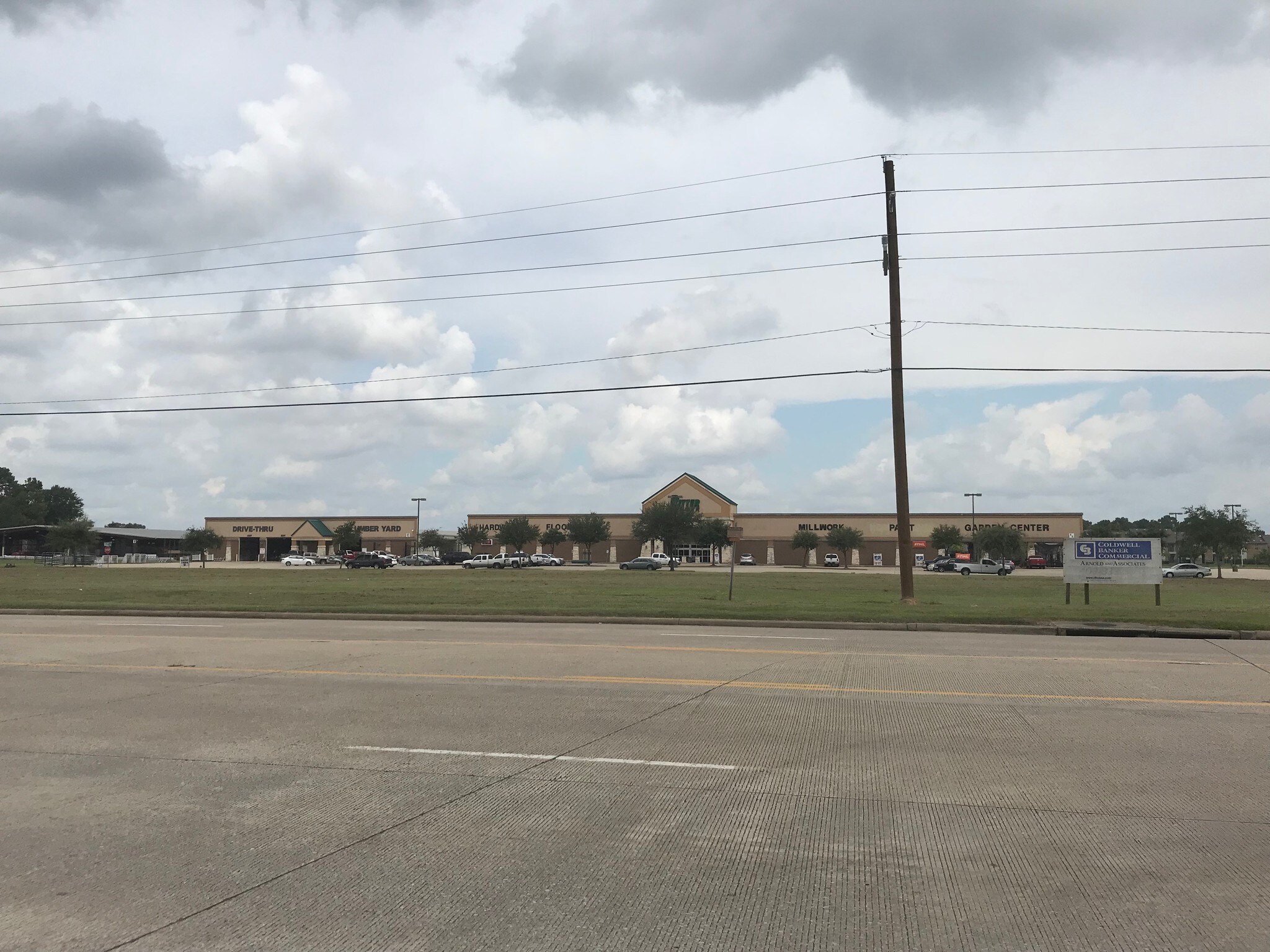 7414 TX 105, Beaumont, TX 77713 Hwy 105 at Major