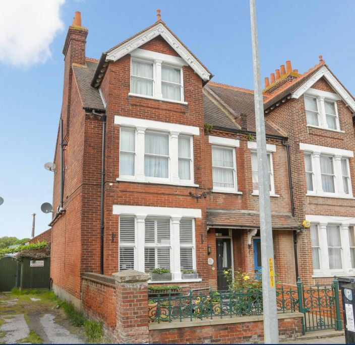 94 Wincheap, Canterbury for sale Primary Photo- Image 1 of 1