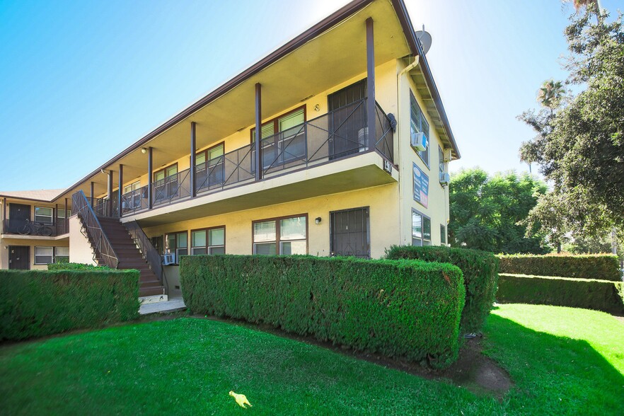 1910-1918 Lincoln Ave, Pasadena, CA for sale - Building Photo - Image 3 of 9