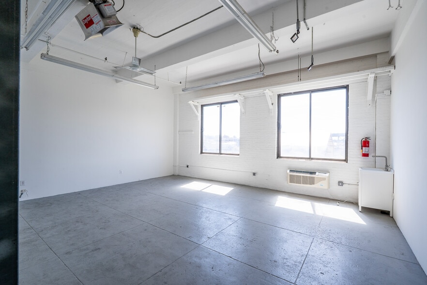 98 4th St, Brooklyn, NY for lease - Building Photo - Image 3 of 17
