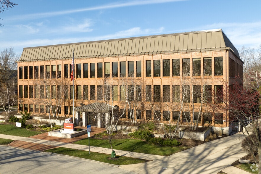 222 S Prospect Ave, Park Ridge, IL for lease - Building Photo - Image 1 of 26